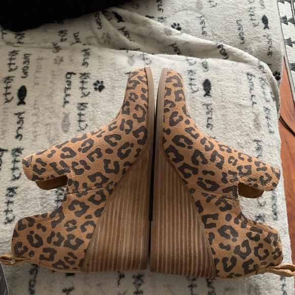 Tom’s kallie Ortholite comfort foam ankle boots Leopard print suede size 7.5 NEW - Picture 9 of 16